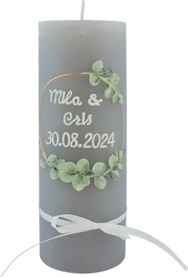 Produktbild von Hochzeitskerze Rustik Schlamm und grünen Blüten und Schleife 190 x Ø 68 mm mit individueller Namensverzierung aus Wachsbuchstaben