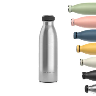 Productafbeelding van LARS NYSØM Drinkfles van roestvrij staal | Geïsoleerde fles, vrij van BPA | Lekdichte waterfles voor sport, fietsen, huisdieren, kinderen, 500 ml