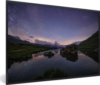 Produktbild von MuchoWow® MuchoWow® Gerahmtes Poster Ein violetter Himmel über dem Schweizer Matterhorn 60x40 cm - Poster mit zchwarzem Bilderrahmen - Printing - Wanddeko Schlafzimmer