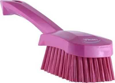 Imagen del producto de Cepillo de mano Vikan con mango corto, de cerdas duras, completamente conforme a las normas HACCP, color rosa