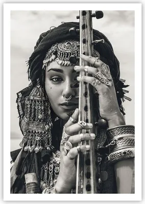 Produktbild von Poster - Poster ohne Rahmen - Frau ethnisch Schmuck - 70x100 cm - Wand Bild - Wanddeko - Wandbilder - Kunstposter - Wandposter - Bilder - Kunstdruck - Wanddekoration - Wandbild - P2XPA70x100-5027