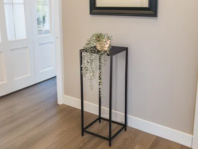 Produktbild von Blumentisch Metall Schwarz für Wohnzimmer Beistelltisch schmal hoch - Höhe 80cm