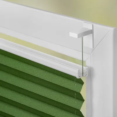 Produktbild von Lichtblick Plissee Klebfix, ohne Bohren, verspannt, Verdunkelung - Grün Grün, 130 cm, 90 cm x 130 cm (B x L)