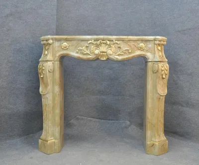 Image de Habillage de cheminée Encadrement style marbre Décoration baroque Cheminées classiques Poêle
