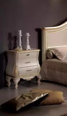 Produktbild von Nachttisch aus weißem Holz im Schlafzimmer klassische Möbel