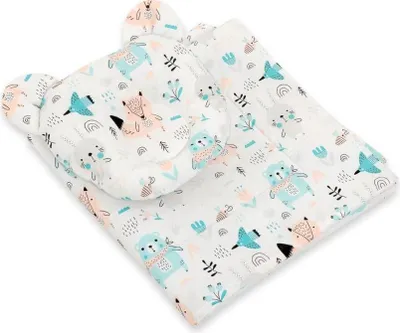 Produktbild von Babydecke mit Teddykissen – Babybett hochgesteckt – -Baumwolle, atmungsaktiv und hautfreundlich