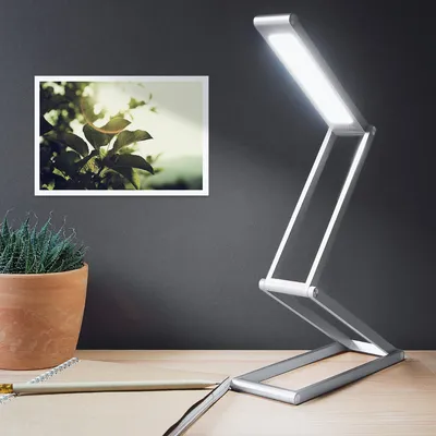 Produktbild von kwmobile LED Aluminium Tischlampe mit Schwenkkopf - Akku Leselampe faltbar mit Micro USB Ladekabel - Alu Schreibtischlampe Faltlampe in Silber