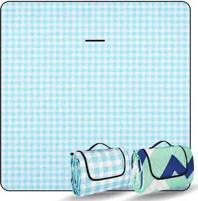 Produktbild von Famanu Picknickdecke XXL 200 x 200 cm - Wasserfest, isolierend, faltbar