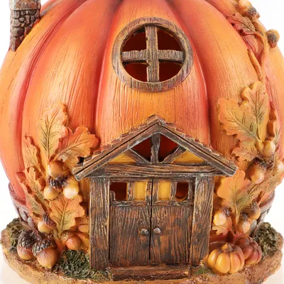 Obrázok produktu pre com-four® Domček z tekvice z plastu - domček s LED osvetlením a časovačom - svietiaci domček na jeseň a Halloween - štýlová dekorácia do izby