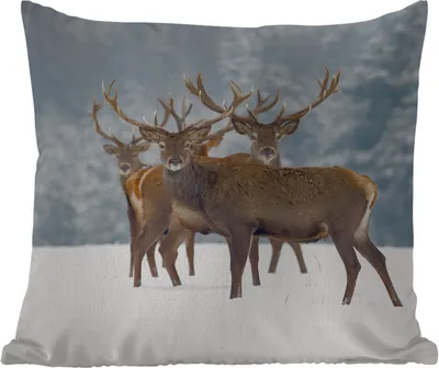 Produktbild von MuchoWow® Outdoor Kissen - Hirsche - Tiere - Schnee - Winter - Landschaft - Natur - 40x40 cm - Wetterfest - Lounge Kissen - Kopfkissen - Interieur - Polster mit Bild