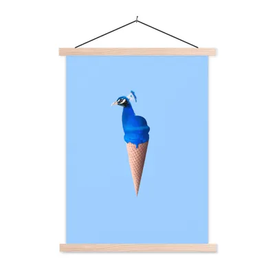 Produktbild von MuchoWow® Textilposter Pfau - Eistüte - Eiscreme - Blau - Vogel 120x160 cm mit holzfarbenen Rahmen - Plakatkarton