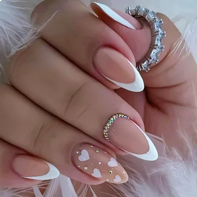 Image de Medium French Tip Press sur les ongles design cœur blanc 24 pièces