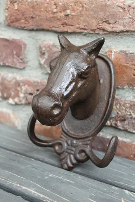 Produktbild von Antikbrauner Doppel Wandhaken Pferdekopf aus Gusseisen, 19x14x12 cm, Garderobenhaken