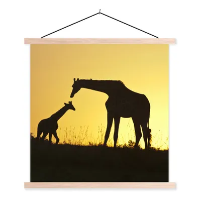 Produktbild von MuchoWow® Textilposter Giraffe - Scherenschnitt - Kalb 120x120 cm mit holzfarbenen Rahmen - Textil-Poster
