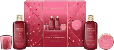 Obrázek produktu pro Baylis & Harding Midnight Cherry Candlelit bathing set 4ks sada péče o tělo a mysl