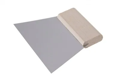 Produktbild von Ebener Spachtel 180mm aus robustem Stahl mit ergonomischem Holzgriff