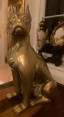 Produktbild von Casa Padrino Luxus Deko Figur Boxer Hund Gold H. 65 cm - Wetterbeständige Deko Skulptur - Wohnzimmer Deko - Garten Deko - Luxus Deko Tierfigur