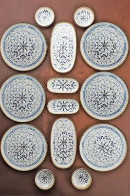 Produktbild von Hermia Concept, Hochwertiges Frühstücksset (14 Teile), 100% Porzellan, 6 Teller (24 cm), 2 Platten (22 cm), 2 Platten, 4 Schalen (10 x 10 cm) | Spülmaschinen- und mikrowellenfest | Ideal für stilvolle Frühstücke.