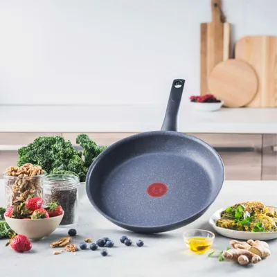Produktbild von Famanu Pfannenset 9-teilig 16-20 cm und 24-26-30 cm mit Antihaftbeschichtung
