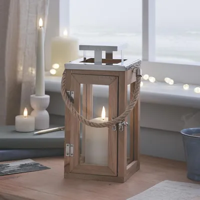 Hölzerne Laterne mit LED-Kerze, 26 cm, Fernbedienung & Timer