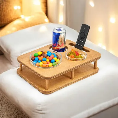 Produktbild von Couchbar Snackbox YOLO mit 2 Glasschalen - Getränkehalter für Sofa -  Sofa Butler - Snackbar für die Couch - Couch Tablett mit Getränkehalter