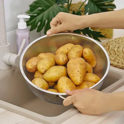 Image de Grande passoire en acier inoxydable - idéale pour les pâtes et les légumes - 1 pièce - 28,5 cm