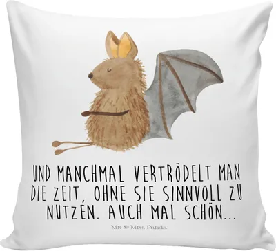 Produktbild von Mr. & Mrs. Panda Zierkissen Fledermaus Sitzen - Weiß - Geschenk, Fledermäuse, zier kissen, Lustige Sprüche, Deko, 40x40, kuschelkissen, Sofakissen, Entspannen, Motivation