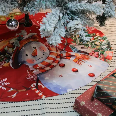 Immagine prodotto di Tappeto decorativo natalizio rosso con fiocchi di neve, 120 cm