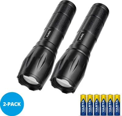 Produktbild von FlinQ Militär-Taschenlampe – 1000 Lumen LED – inkl. 6 Batterien – wasserfest – ideal für Notfallpaket – kindersicher – 1000 m Sicht – 2 Stück