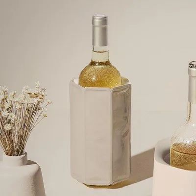 Zdjęcie produktu dla Elastyczny, wielokrotnego użytku uchwyt na butelkę wina z podstawką z piasku