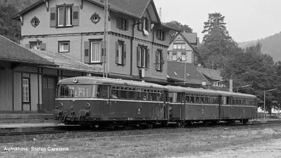 Produktbild von Piko Schienenbus 798 + Steuerwagen 998.6, DB, Ep. IV + PluX22 Decoder 52721