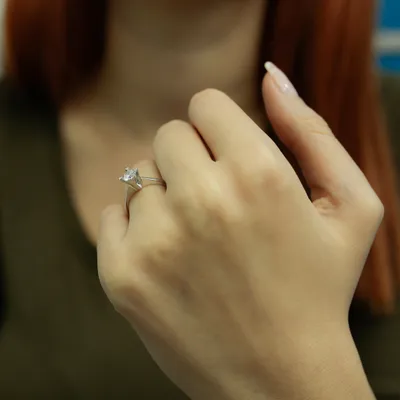 Produktbild von 0,46 Carat Solitär Diamantring 14 Karat Weißgold - 55 (17,50 mm)