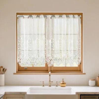 Image de Rideau jacquard blanc Azomor avec broderies et voile, pour la cuisine ou le couloir