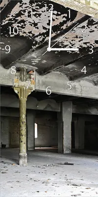 Produktbild von Wallario Design Wanduhr Verlasse Brauerei - Alte Industriehalle aus Echtglas, Größe 30 x 60 cm