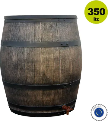 A wooden-look rain barrel with a tap and a green circle containing text and numbers.