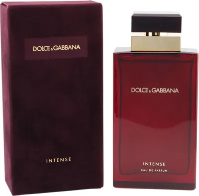 Elegante burgunderrote Box und passender Parfumflakon von Dolce & Gabbana Intense, goldene Schrift und Kappe.