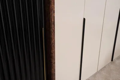 Produktbild von Schrank mit Fächern – Für eine ordentliche Aufbewahrung in Ihrem Zuhause.