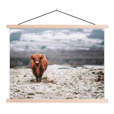 Produktbild von MuchoWow® Textilposter Schottischer Highlander - Schnee - Berg 40x30 cm mit holzfarbenen Rahmen - Bilder