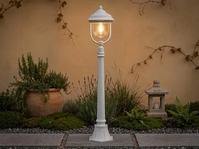 Produktbild von Konstsmide Parma Wegeleuchte weiß lackiertes Aluminium, klares Acrylglas 7225-250