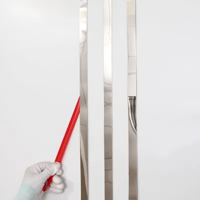 Obrázok produktu pre Samolepiaca dekoratívna lišta, zrkadlová, strieborná - nehrdzavejúca oceľ - 5 metrov x 2 cm