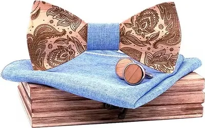 Obrázok produktu pre Drevený motýlik Lovely v Slabo Modrej - Elegancia pre Džentlmena KP30919