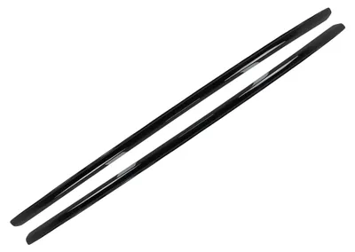 Productafbeelding van Decoratieve dakrails van aluminium voor Porsche Macan, modeljaren 2014-2023, in zwarte uitvoering.