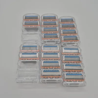 Produktbild von Gillette Fusion5 20 Ersatz Rasierklingen Schmierstreifen Razor Shaving Kit
