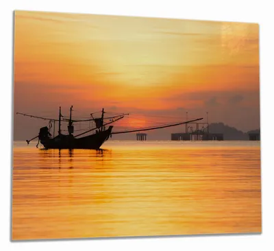 Produktbild von Wallario Herdabdeckplatte aus Glas, Größe 60 x 52 cm 1-teilig, Motiv Thailändisches Fischerboot vor Sonnenuntergang