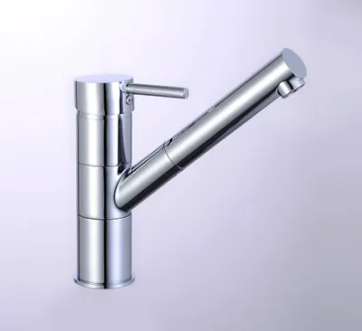 Produktbild von sanicomfort Küchenarmatur ROSARIO chrom – Spültischarmatur mit Einhebelmischer, 360° schwenkbar – Wasserhahn Küche aus Messing – Hochdruck Armatur für Spüle, modern & langlebig