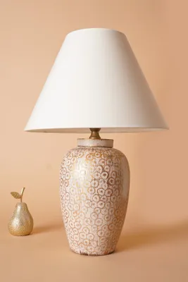 Produktbild von Opviq, Hochwertige Tischlampe, Keramikkörper, 35 cm breit, 53 cm hoch | E27 Fassung, max. 40 W | Elegantes Design in Weiß und Gold, ideal für rustikale Wohnräume.