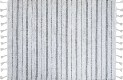 Produktbild von BELIANI Outdoor Teppich Weiß / Grau Kunststoff 140 x 200 cm Rechteckig mit Fransen Handgewebt Streifenmuster Modern Wohnzimmer Deko Garten Indoor