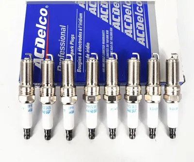 Immagine prodotto di Candele di accensione originali GM 8 AcDelco per Chevrolet Corvette C7 Stingray, Z06, ZR1, Camaro SS, LT1, ZL1 (2014-2022)