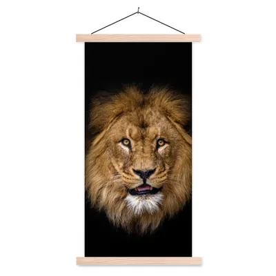 Produktbild von MuchoWow® Textilposter Löwe - Porträt - Schwarz - Tiere 60x120 cm mit holzfarbenen Rahmen - Holz