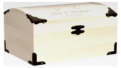 Produktbild von Hochzeits-Schatztruhe mit Gravur von Namen und Datum, Motiv Tauben, Geldgeschenk für das Brautpaar, ansprechende Verpackung, Geschenkidee für Hochzeitspaare